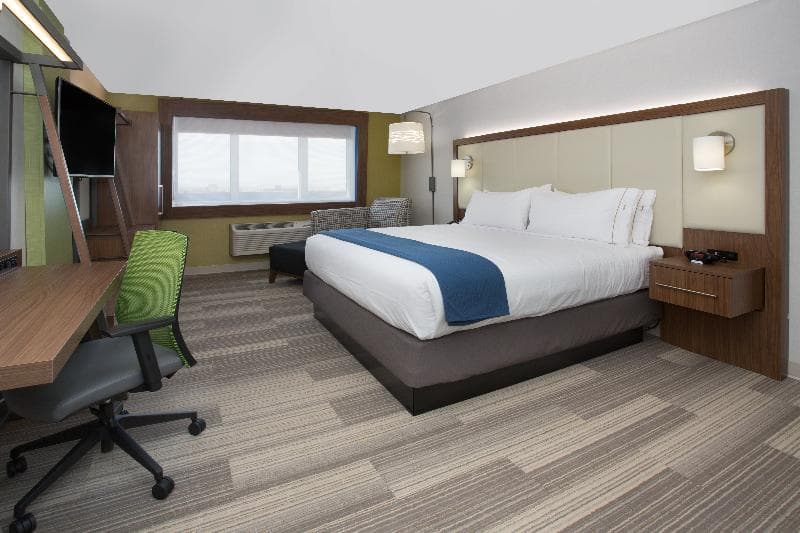 Holiday Inn Express & Suites Memphis Elvis Presley photo 1