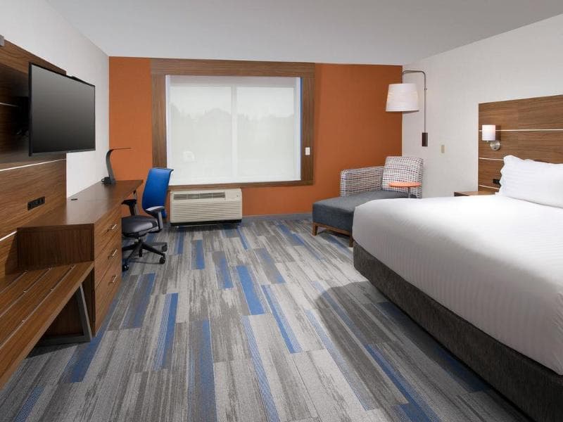 Holiday Inn Express & Suites Memphis Elvis Presley 3
