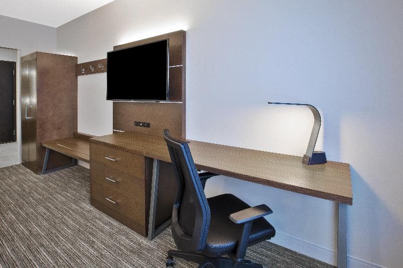 Holiday Inn Express & Suites Okemos - University Area photo 1