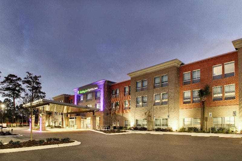 Holiday Inn Express & Suites Summerville photo 1