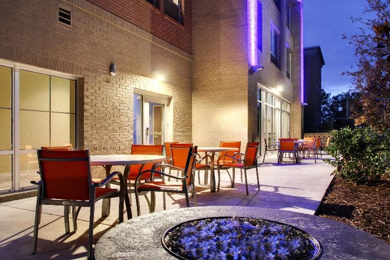 Holiday Inn Express & Suites Summerville 2