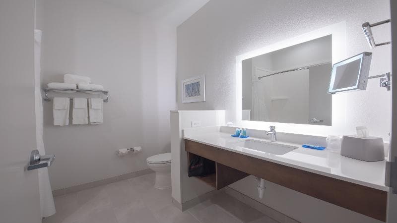 Holiday Inn Express & Suites-Dripping Springs photo 1