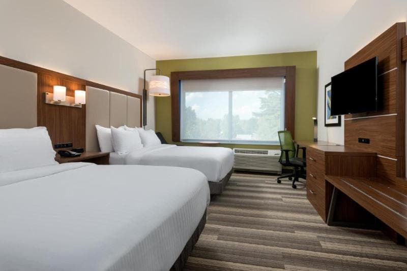 Holiday Inn Express & Suites Queensbury - Lake George 3