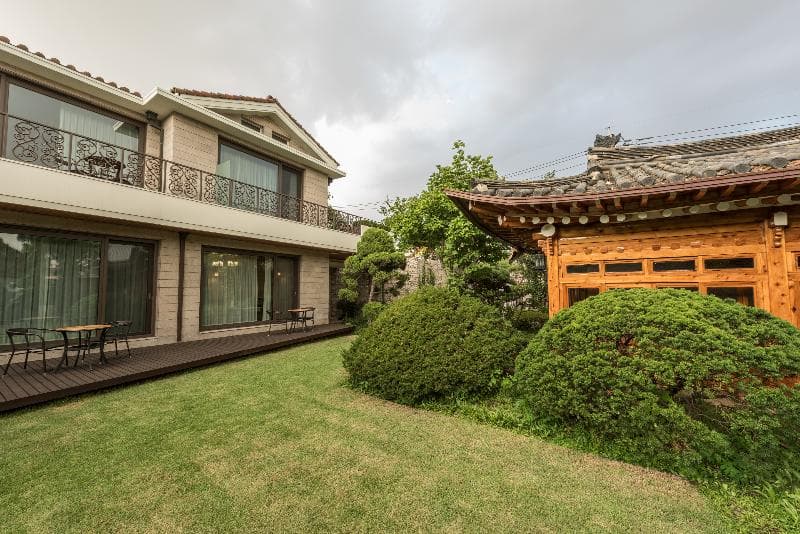 Bonum 1957 Hanok Stay And Hotel photo 1