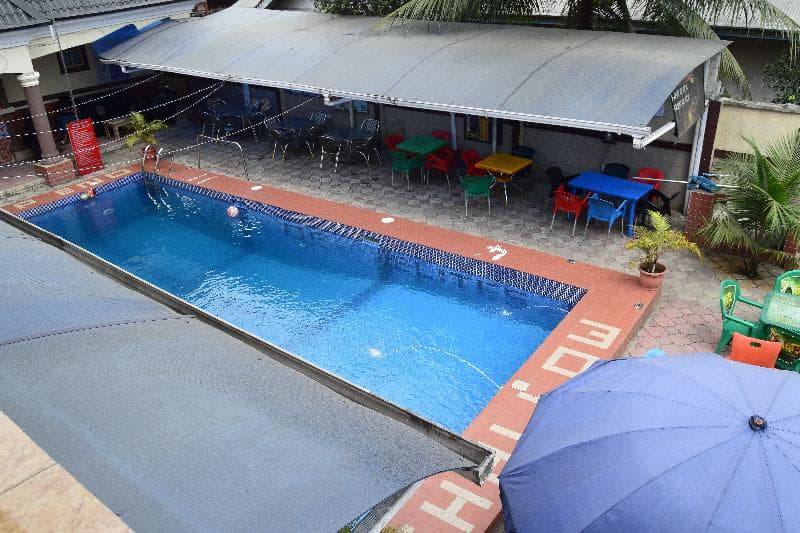 De'elites Pool Bar & Inn main