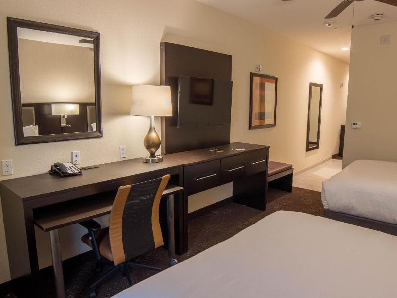 Holiday Inn Trophy Club 3