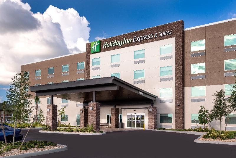 Holiday Inn Express & Suites Punta Gorda 2