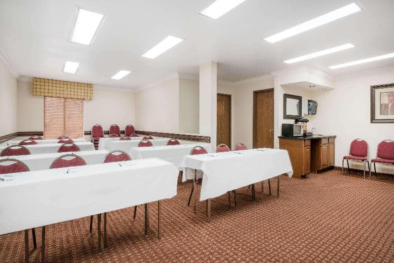 Americinn By Wyndham Johnston Des Moines photo 1