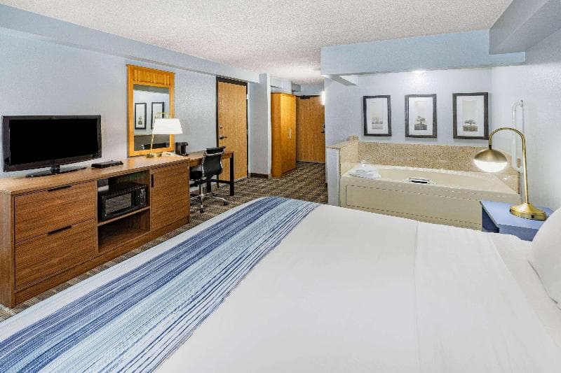 Americinn By Wyndham Sayre 2