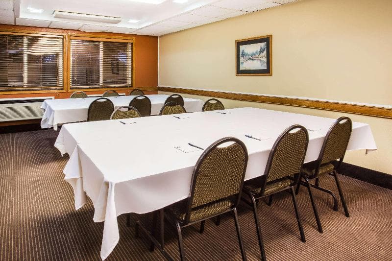 AmericInn by Wyndham Menomonie photo 1