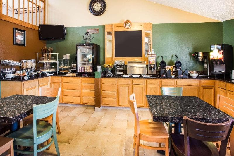 AmericInn by Wyndham Menomonie 3