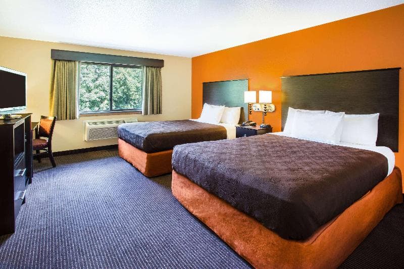 AmericInn by Wyndham Menomonie 5