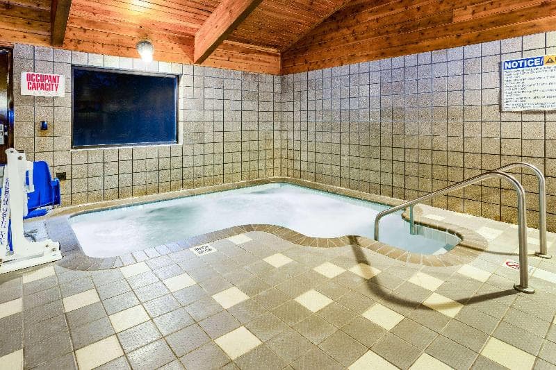 AmericInn by Wyndham Menomonie 4