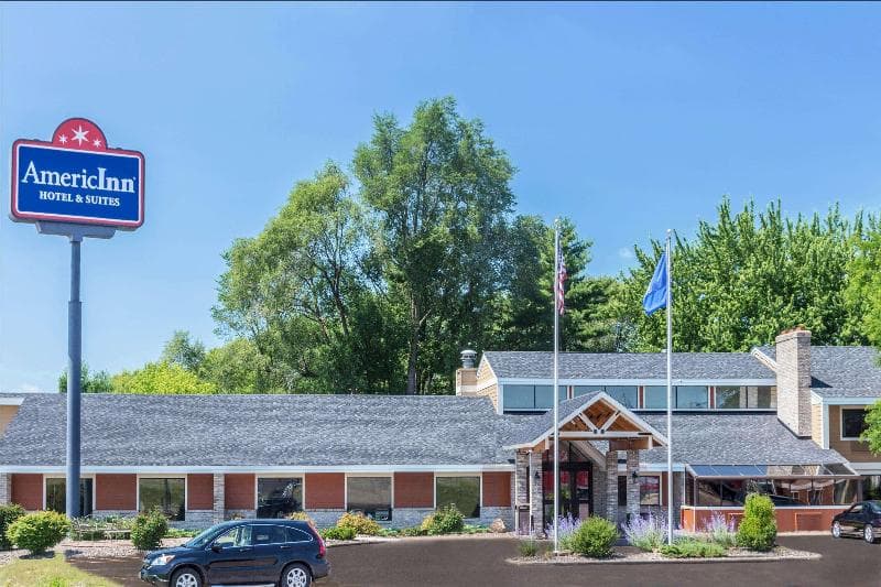AmericInn by Wyndham Chippewa Falls photo 1