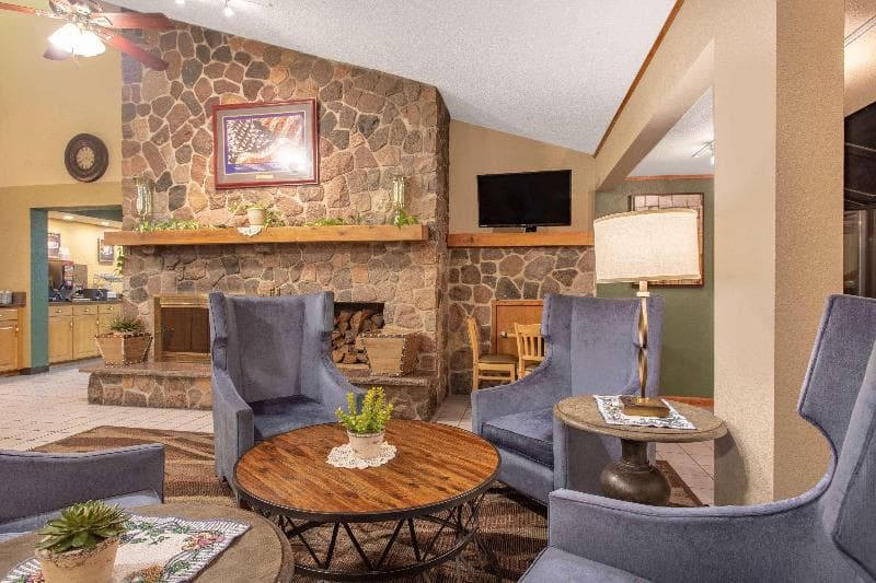 AmericInn by Wyndham Chippewa Falls 3