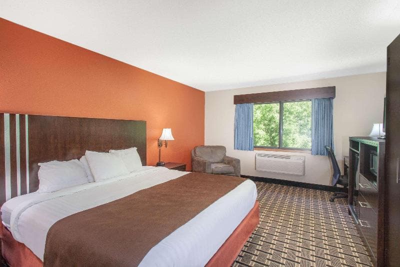 AmericInn by Wyndham Cloquet 4