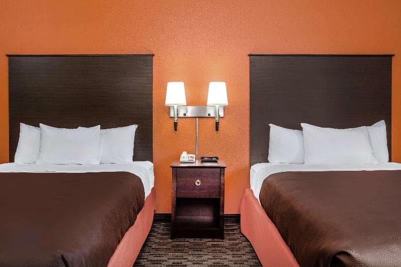 AmericInn by Wyndham New Lisbon 5