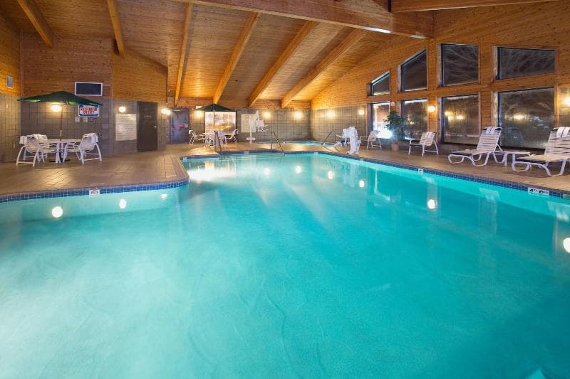 Cobblestone Hotel & Suites - Wisconsin Rapids photo 1