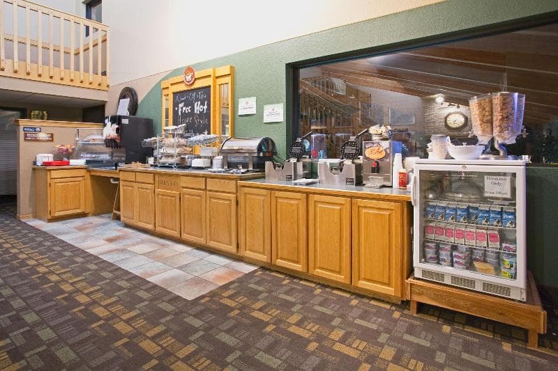Cobblestone Hotel & Suites - Wisconsin Rapids 3
