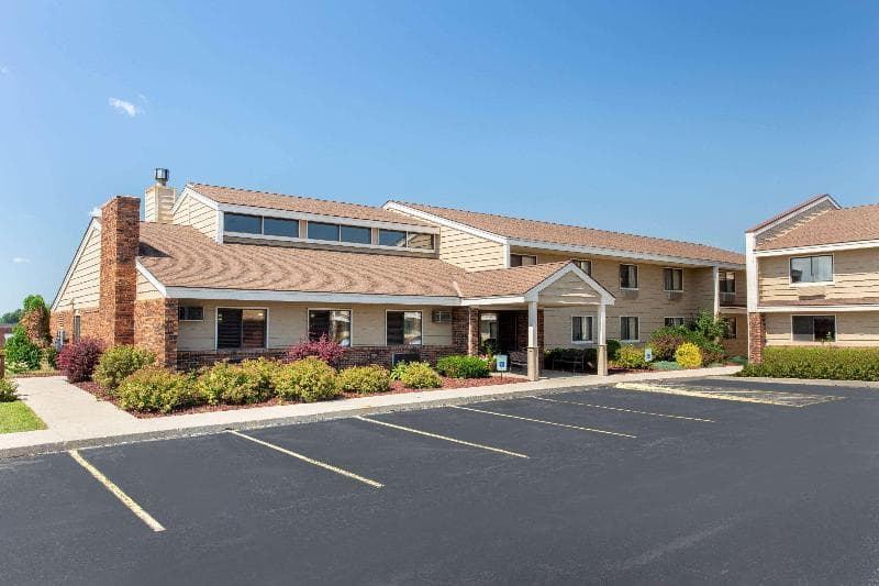 AmericInn by Wyndham West Bend 5