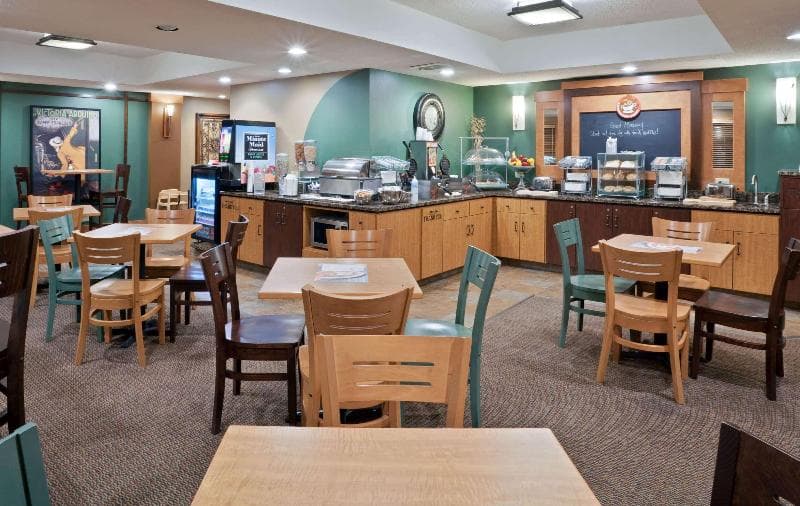 AmericInn by Wyndham Chanhassen 3