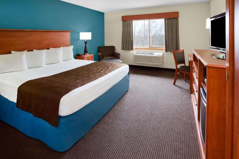 AmericInn by Wyndham Chanhassen 5