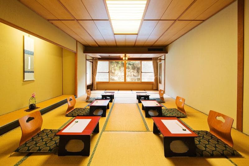 Yumoto Sakakibarakan main