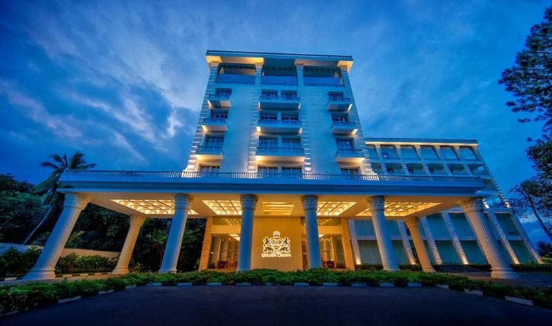 The Golden Crown Hotel 3
