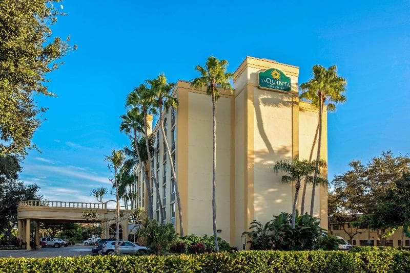 La Quinta Inn & Suites West Palm Beach Airport photo 1
