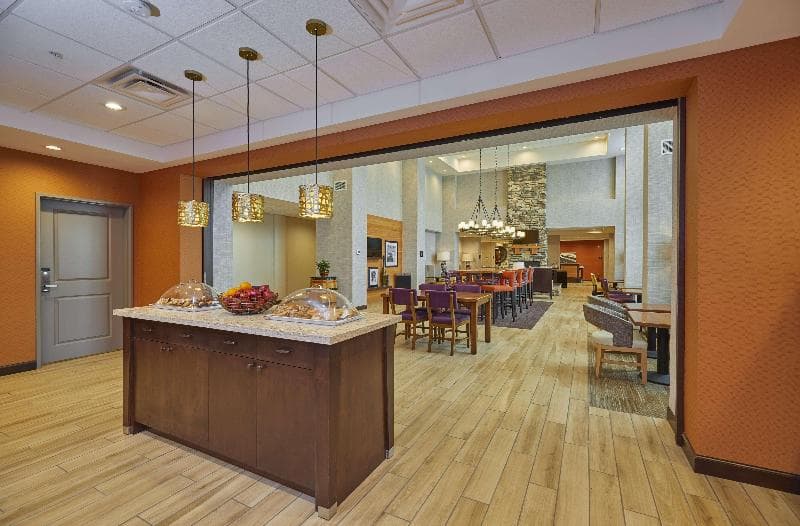 Hampton Inn & Suites Roseburg 3