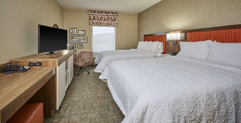 Hampton Inn & Suites Roseburg 4
