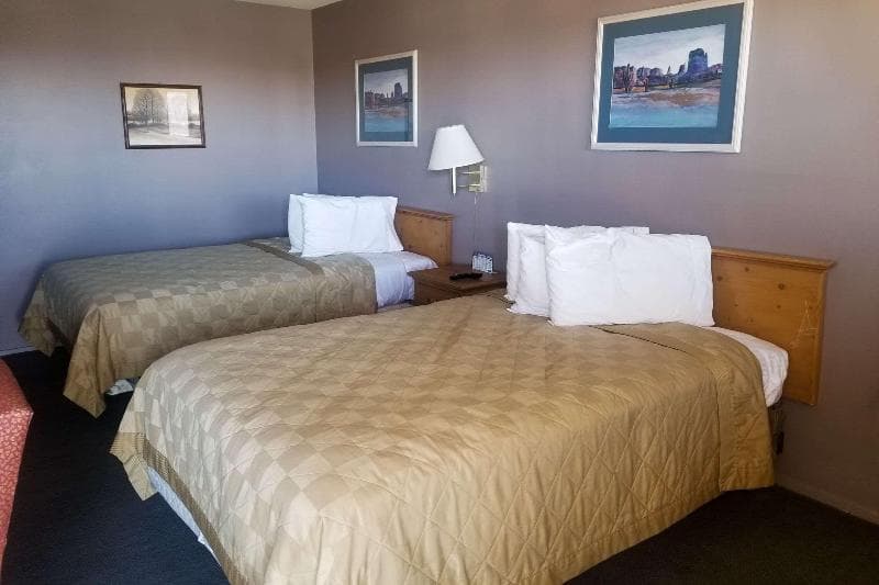 Rodeway Inn 3