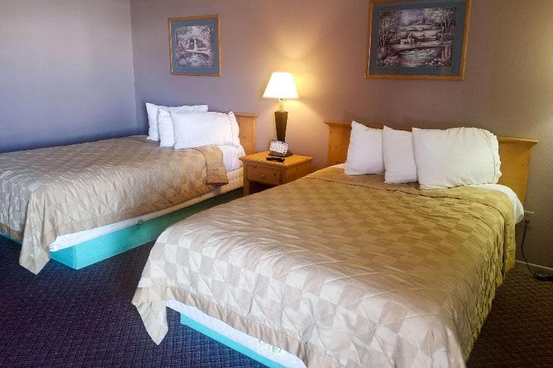 Rodeway Inn 4