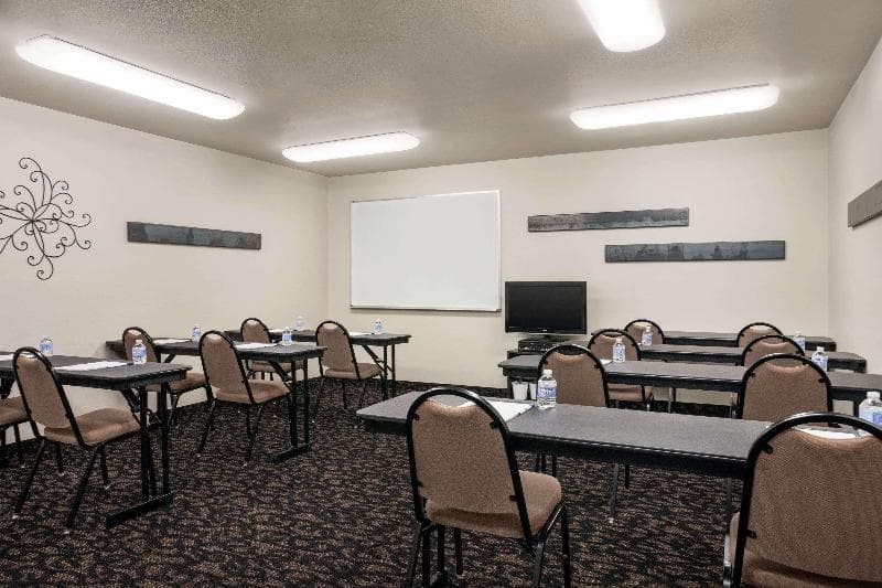Travelodge By Wyndham Mcalester 1