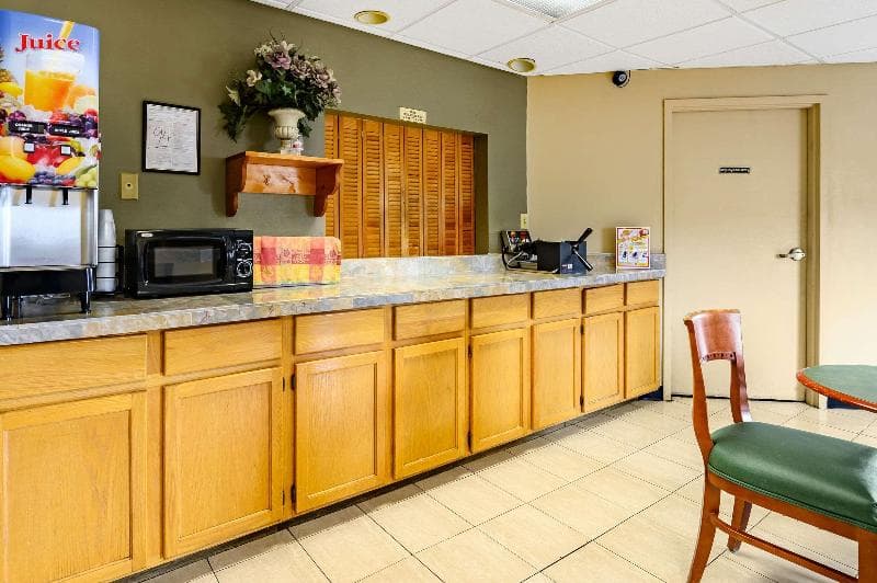 Econo Lodge photo 1