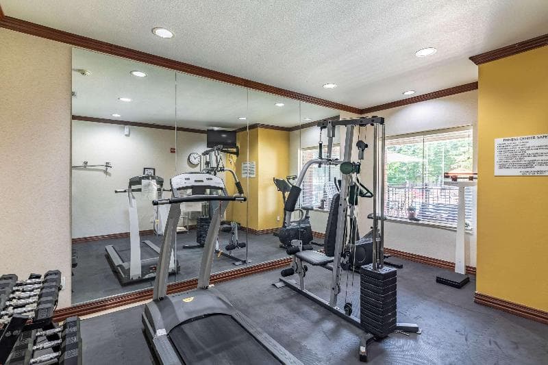 Quality Inn & Suites 5