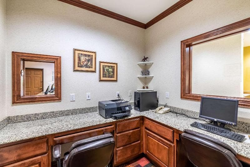 Quality Inn & Suites main