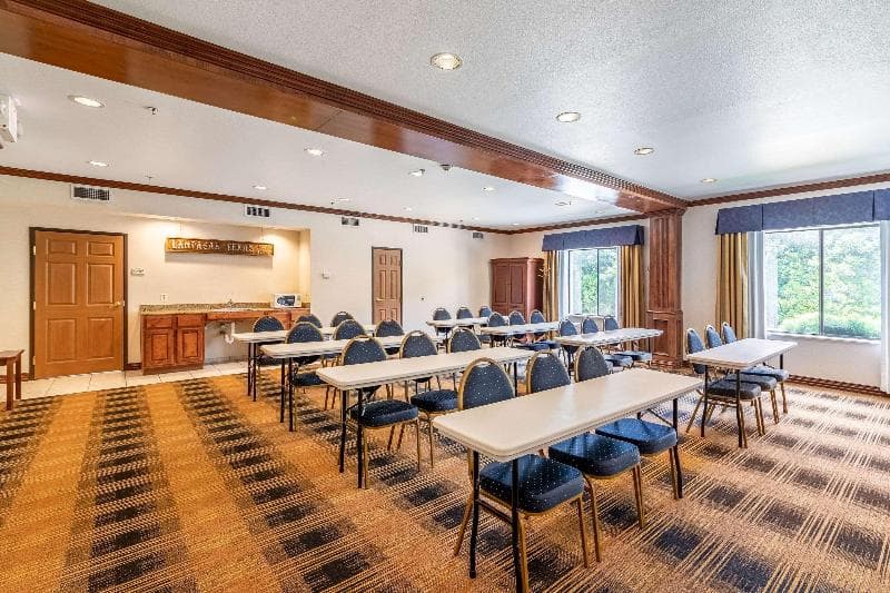 Quality Inn & Suites photo 1