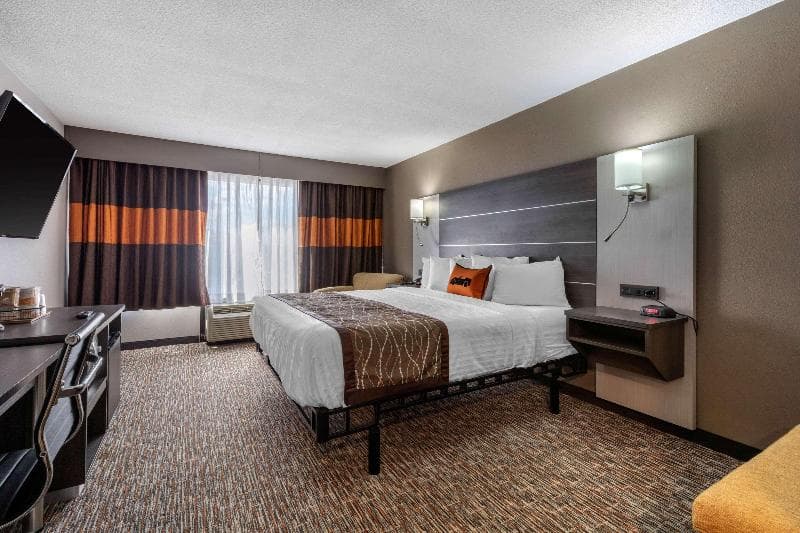 Clarion Inn 4