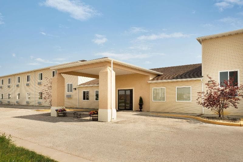 Travelodge By Wyndham Gillette 5