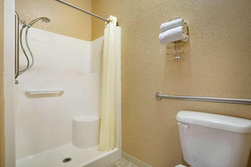 Travelodge By Wyndham Gillette 3
