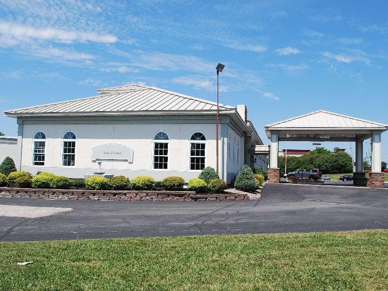 Travelodge By Wyndham Watertown 5