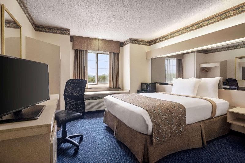 Travelodge By Wyndham Fort Scott 4
