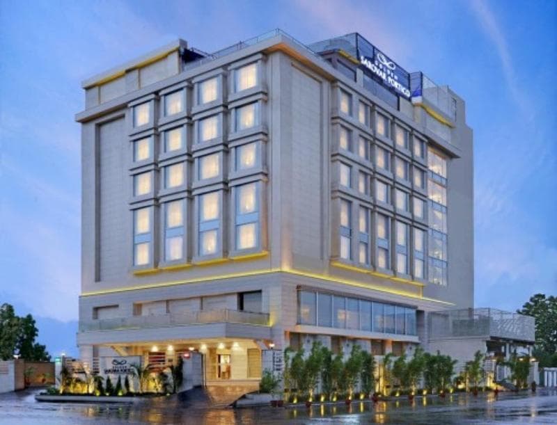 Golden Sarovar Portico main