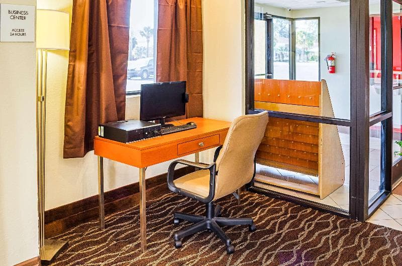 Econo Lodge Inn & Suites Hardeeville-I-95 2