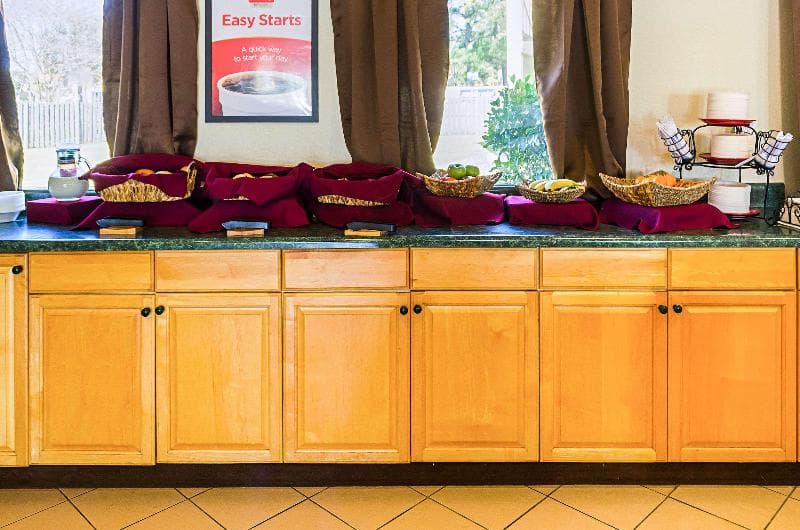 Econo Lodge Inn & Suites Hardeeville-I-95 4