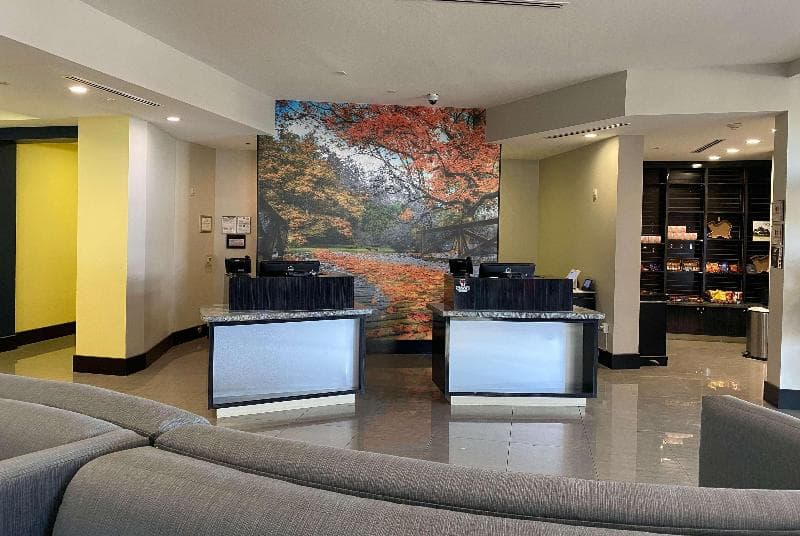 La Quinta Inn & Suites by Wyndham Lubbock Southwest 5