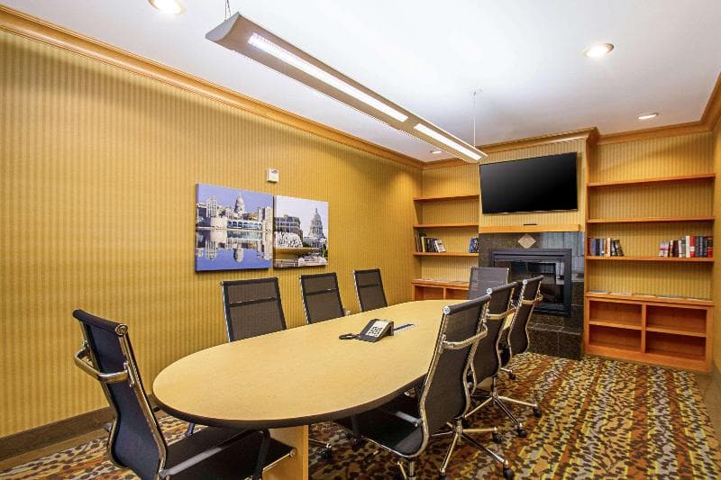 Mainstay Suites Madison Monona 4