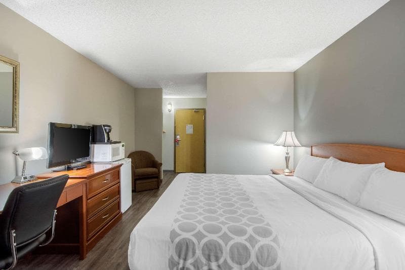 Econo Lodge 5