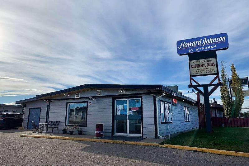 Howard Johnson By Wyndham Grande Prairie 5